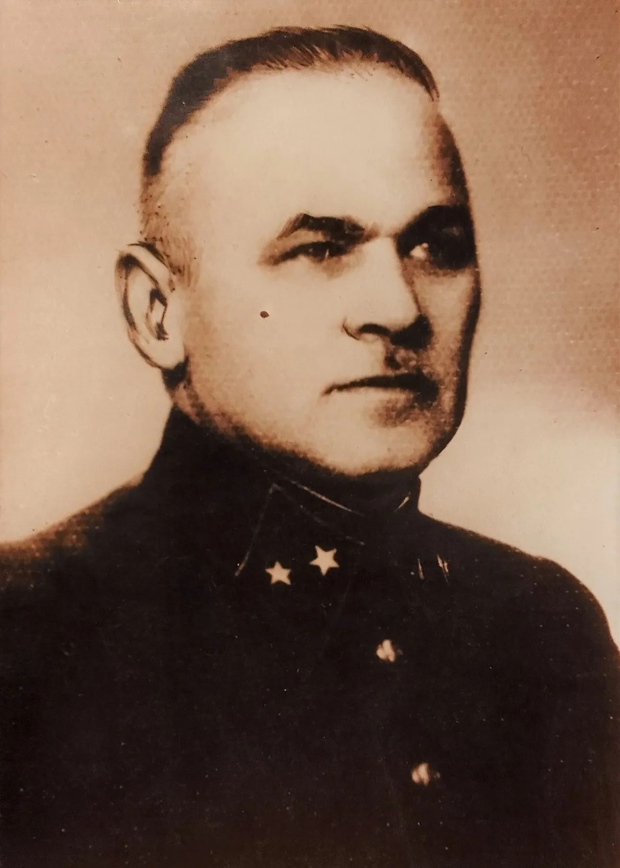 Porträt von Andrejs Krustiņš (1884–1941) – Gedenkseite