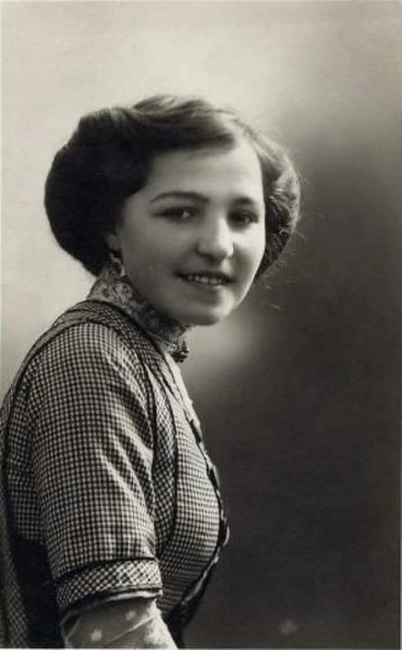Portrait of Domnikiya Kuznetsova-Novoleynik (1886–1962) – memorial page