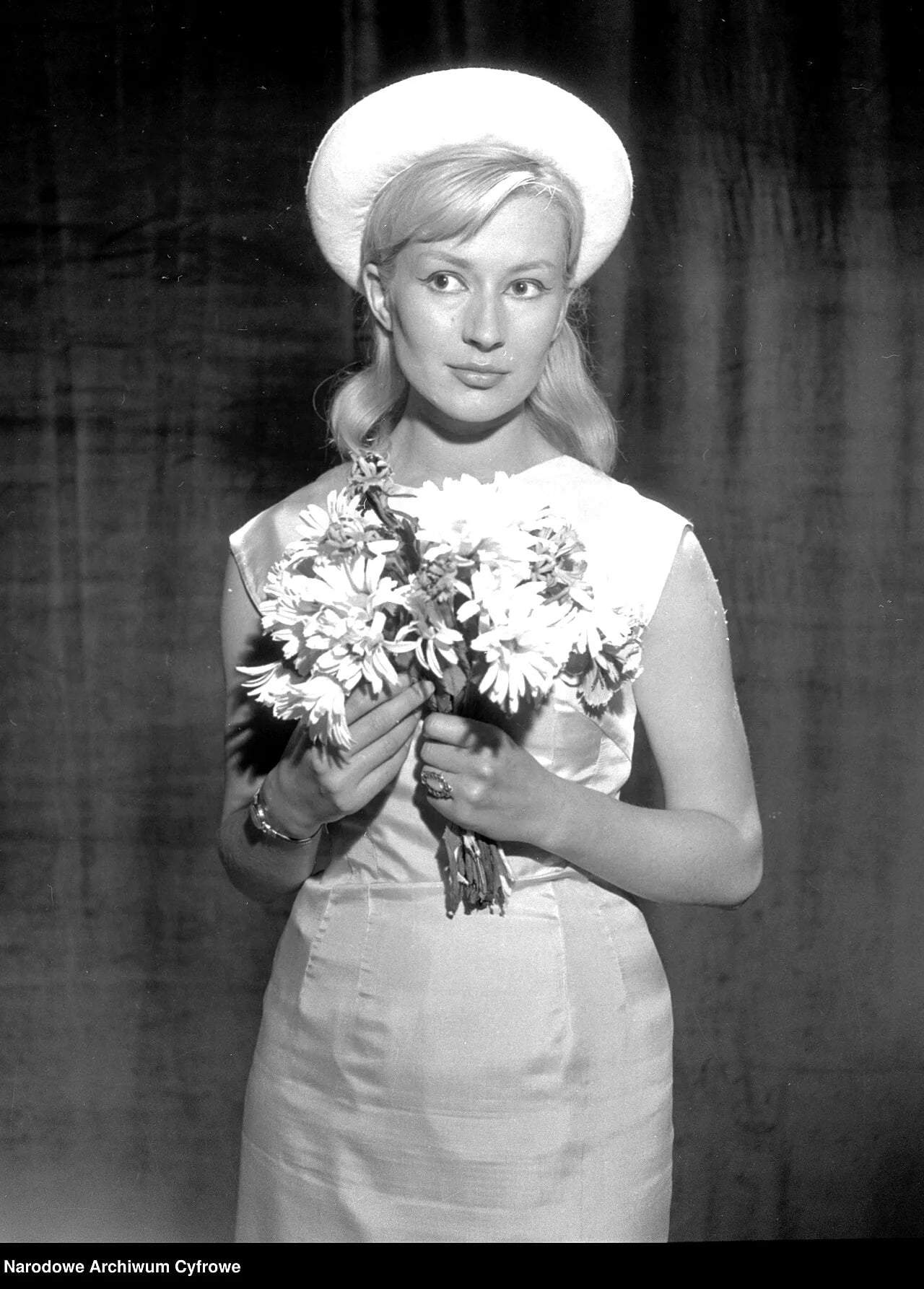 Portrait of Bożena Kurowska (1937–1969) – memorial page