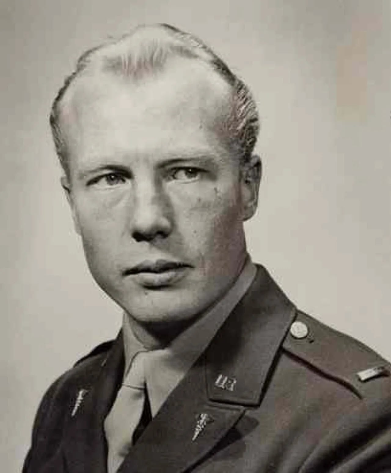 Portrait of Christian J. Lambertsen (1917–2011) – memorial page