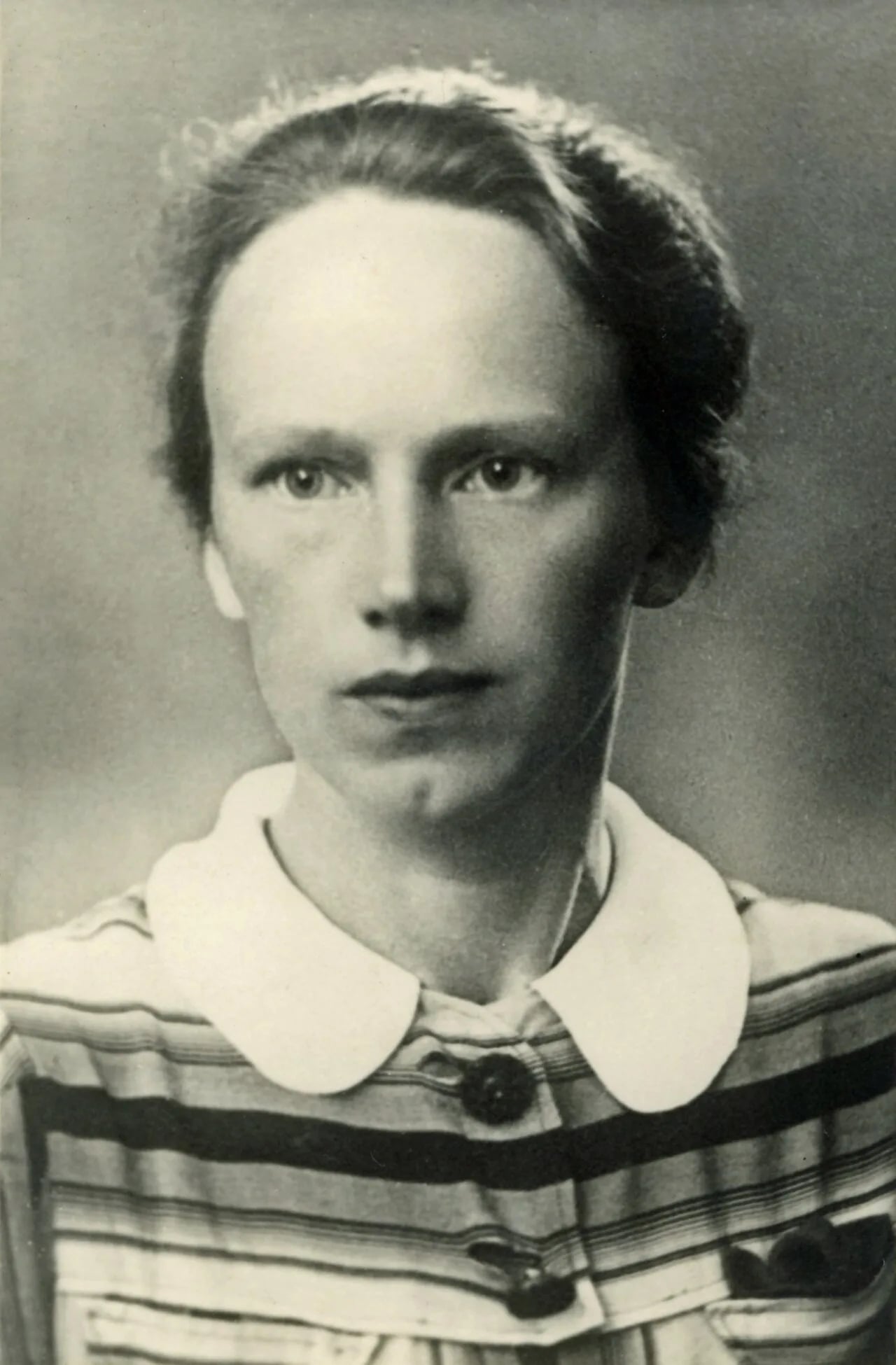 Portrait of Olga Lauristin (1903–2005) – memorial page