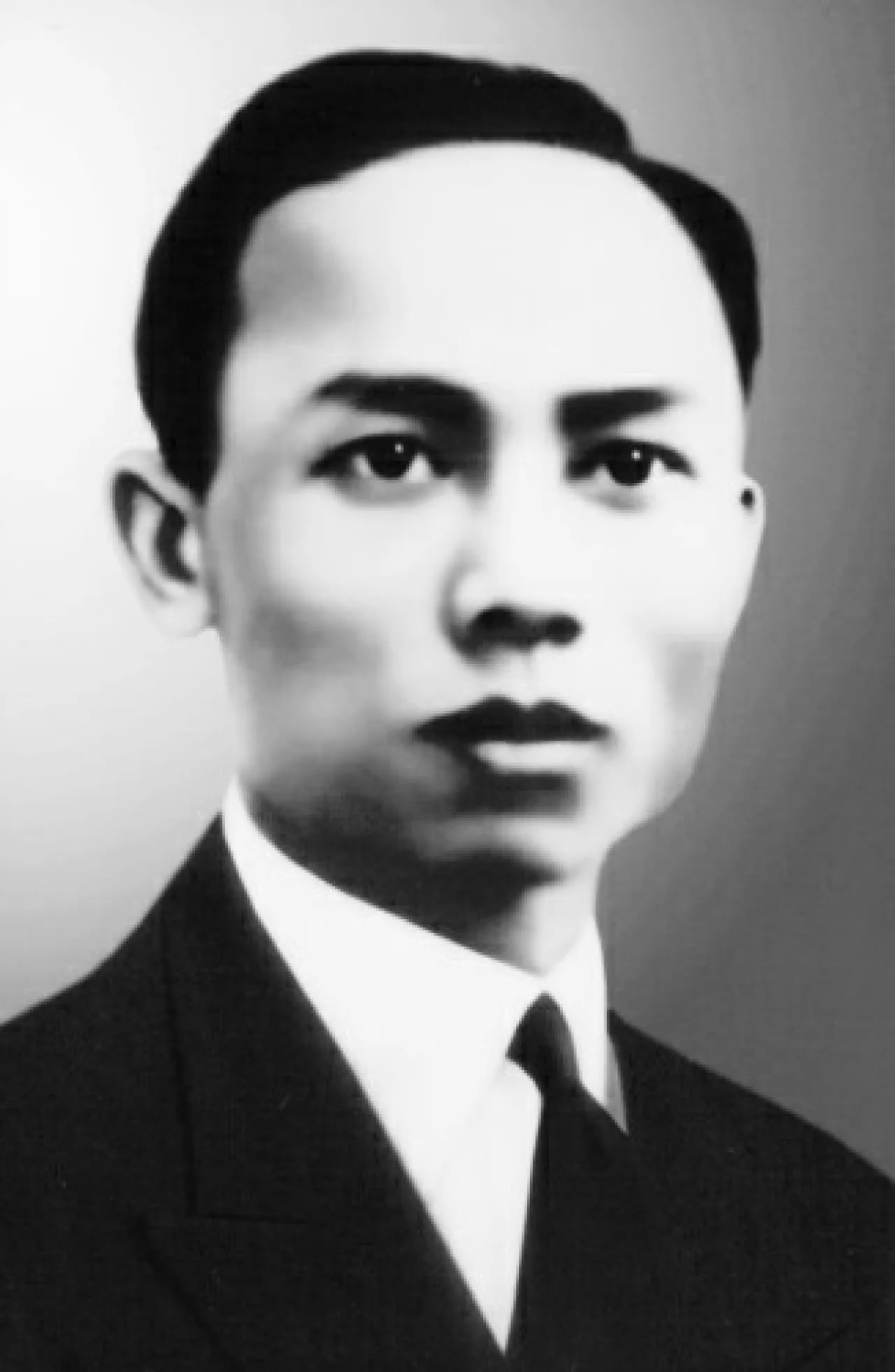 Portrait of Le Hong Phong (1902–1942) – memorial page