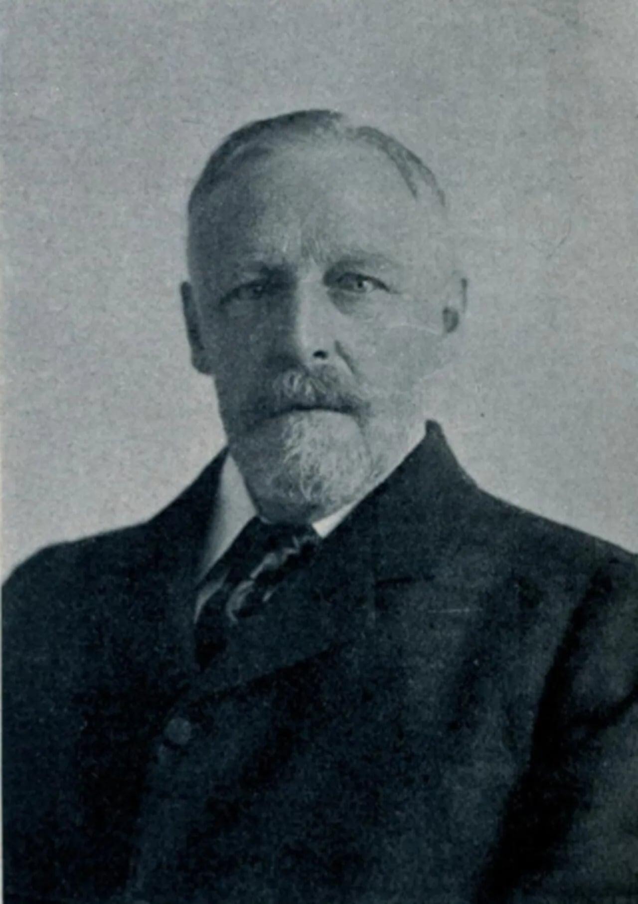 Portrait of Montagu Sharpe (1857–1942) – memorial page