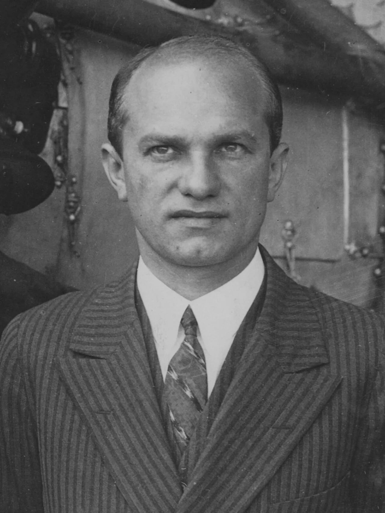 Portrait of Charles A. Levine (1897–1991) – memorial page