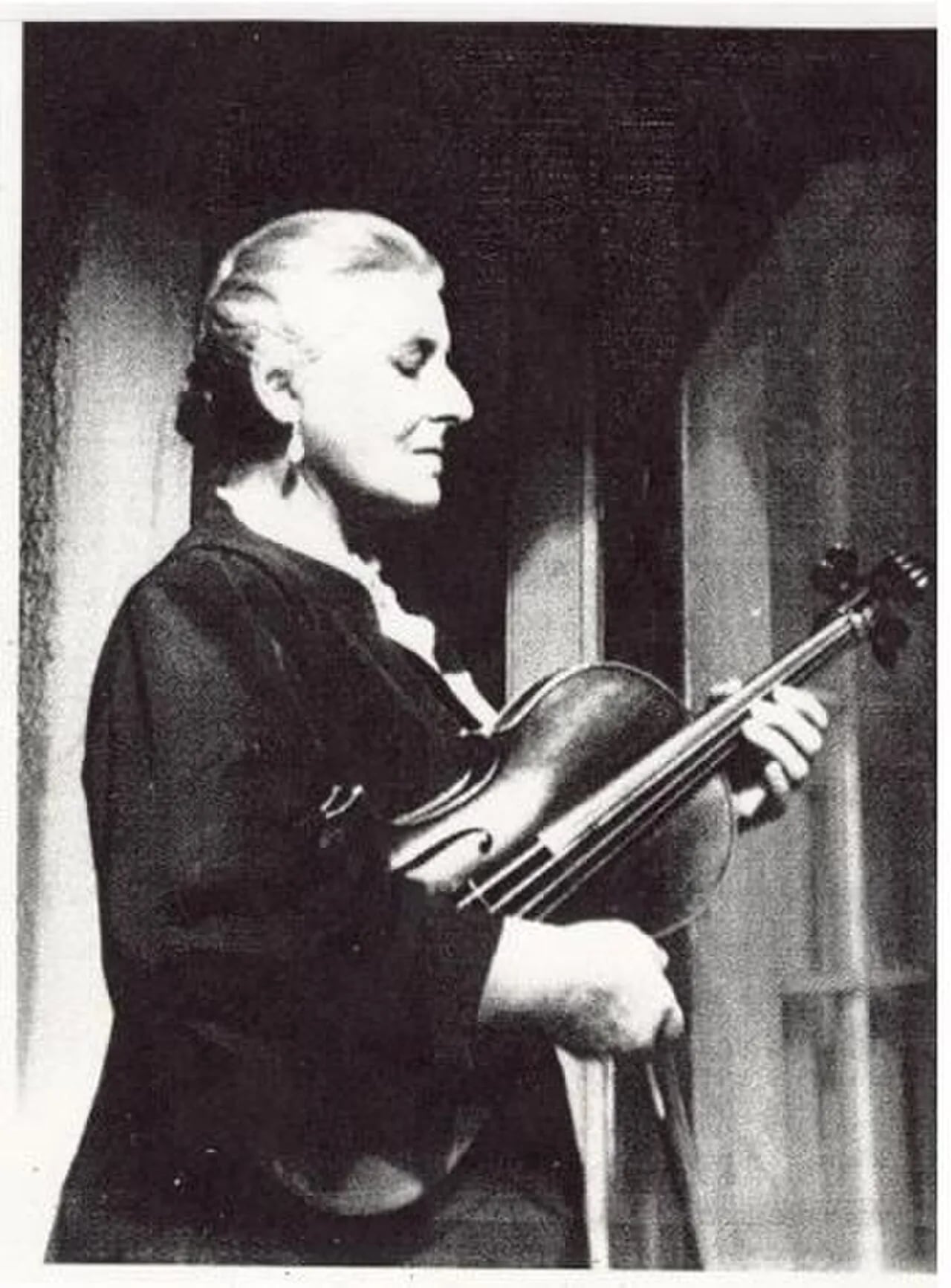 Portrait of Louise Lincoln Kerr (1892–1977) – memorial page