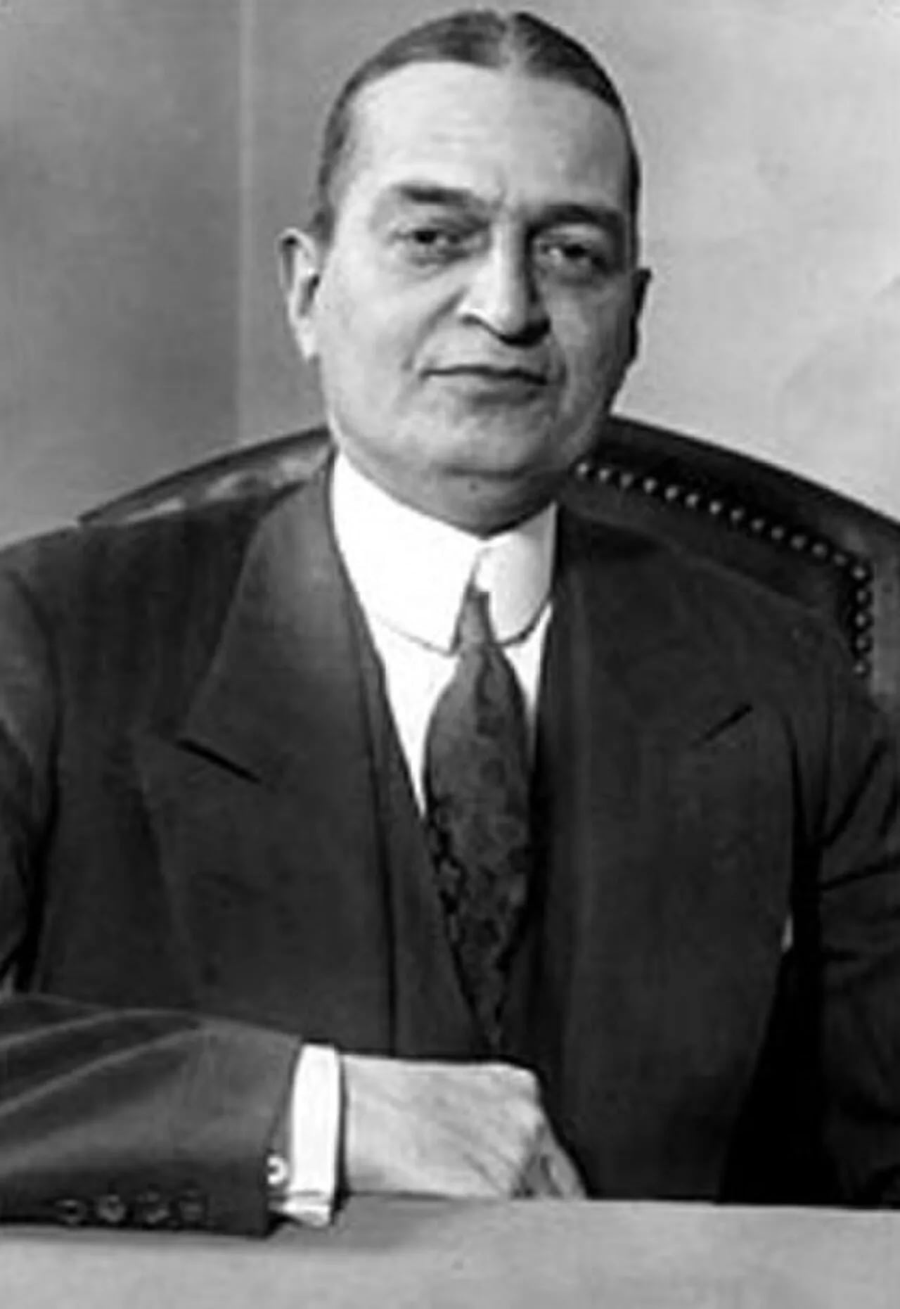 Porträt von Joseph Force Crater (1889–1939) – Gedenkseite