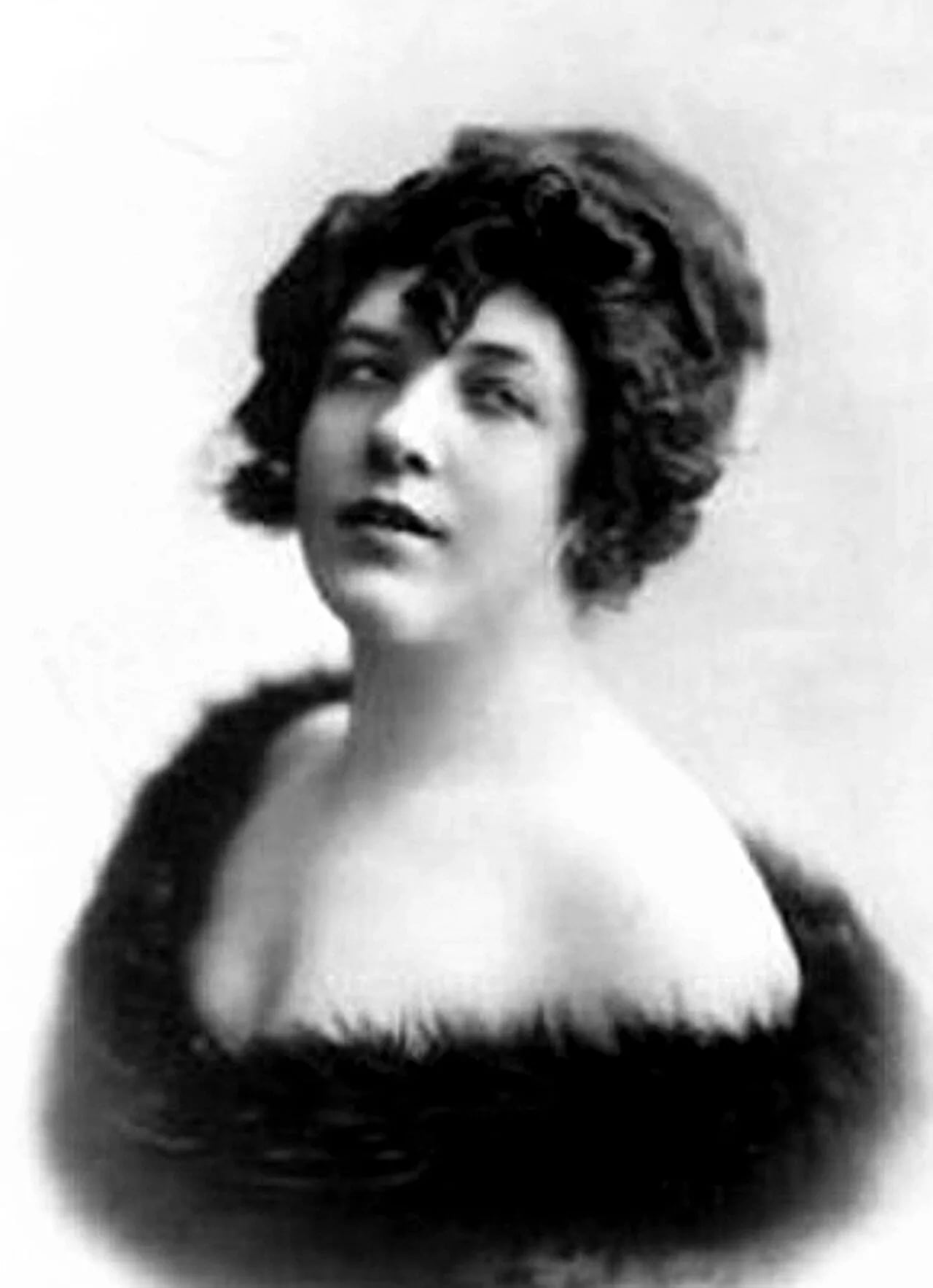 Portrait of Sári Fedák (1879–1955) – memorial page