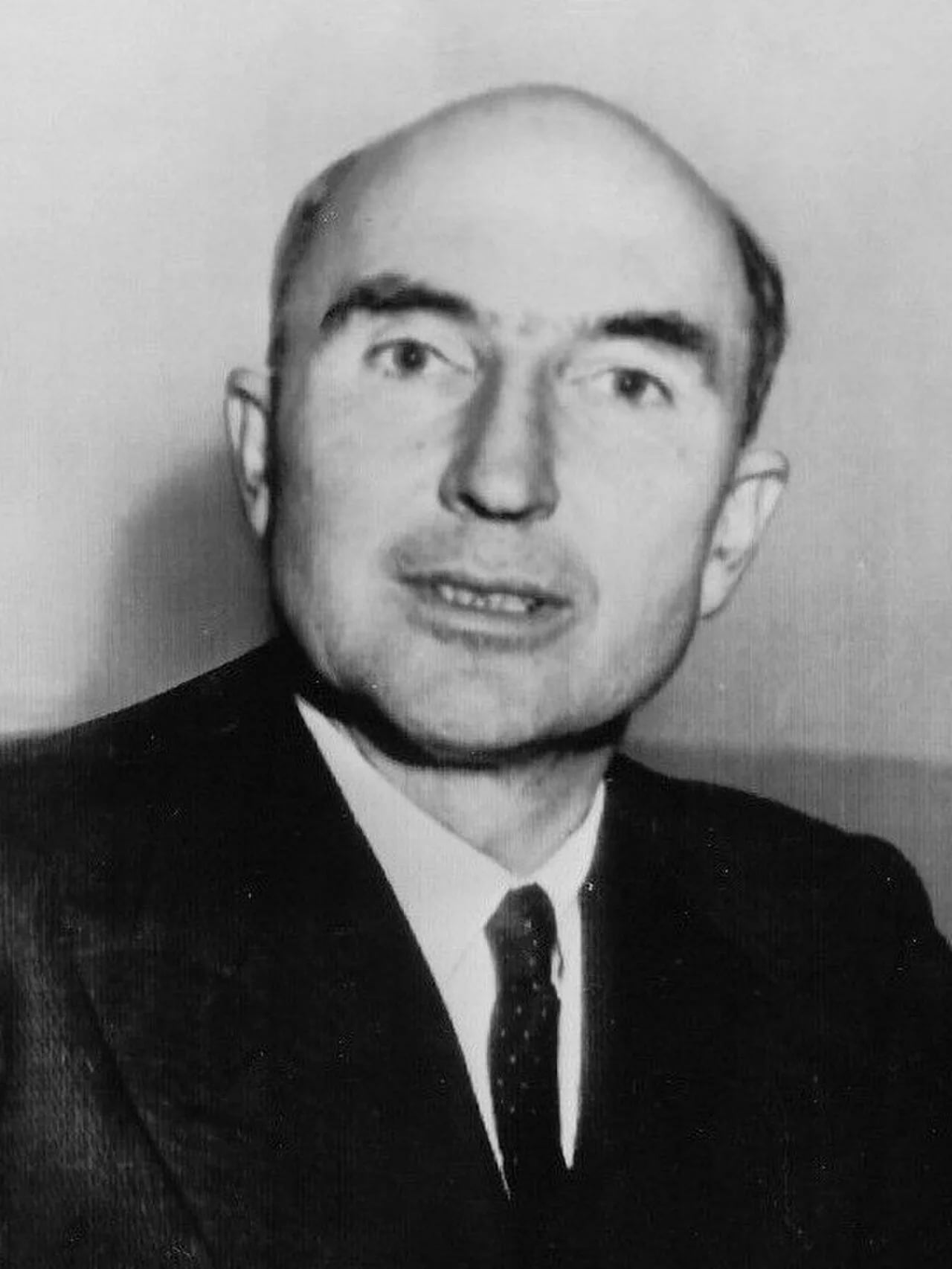 Portrait of Roger Makins (1st Baron Sherfield) (1904–1996) – memorial page