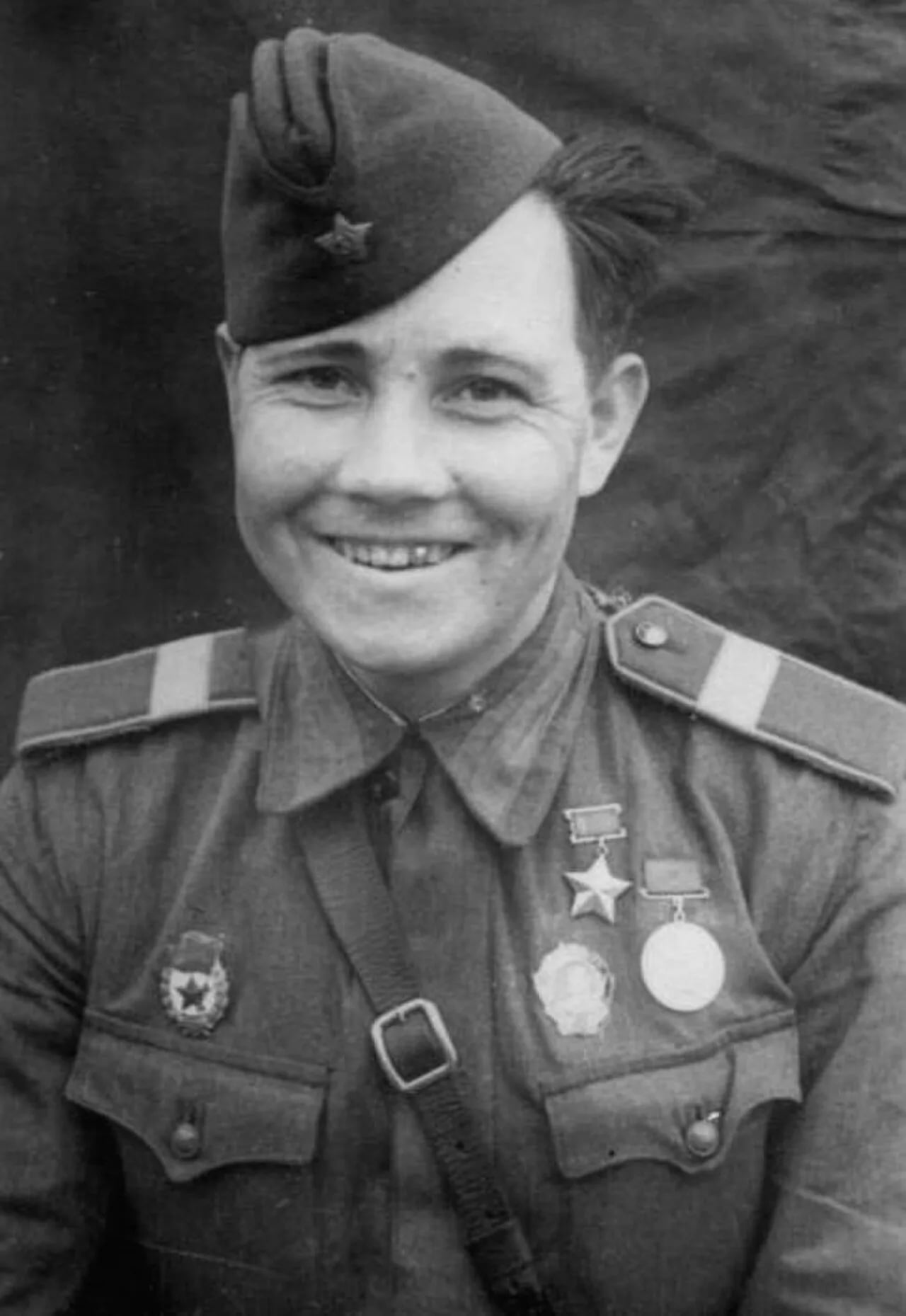 Portrait of İldar Mannanof (1921–2010) – memorial page