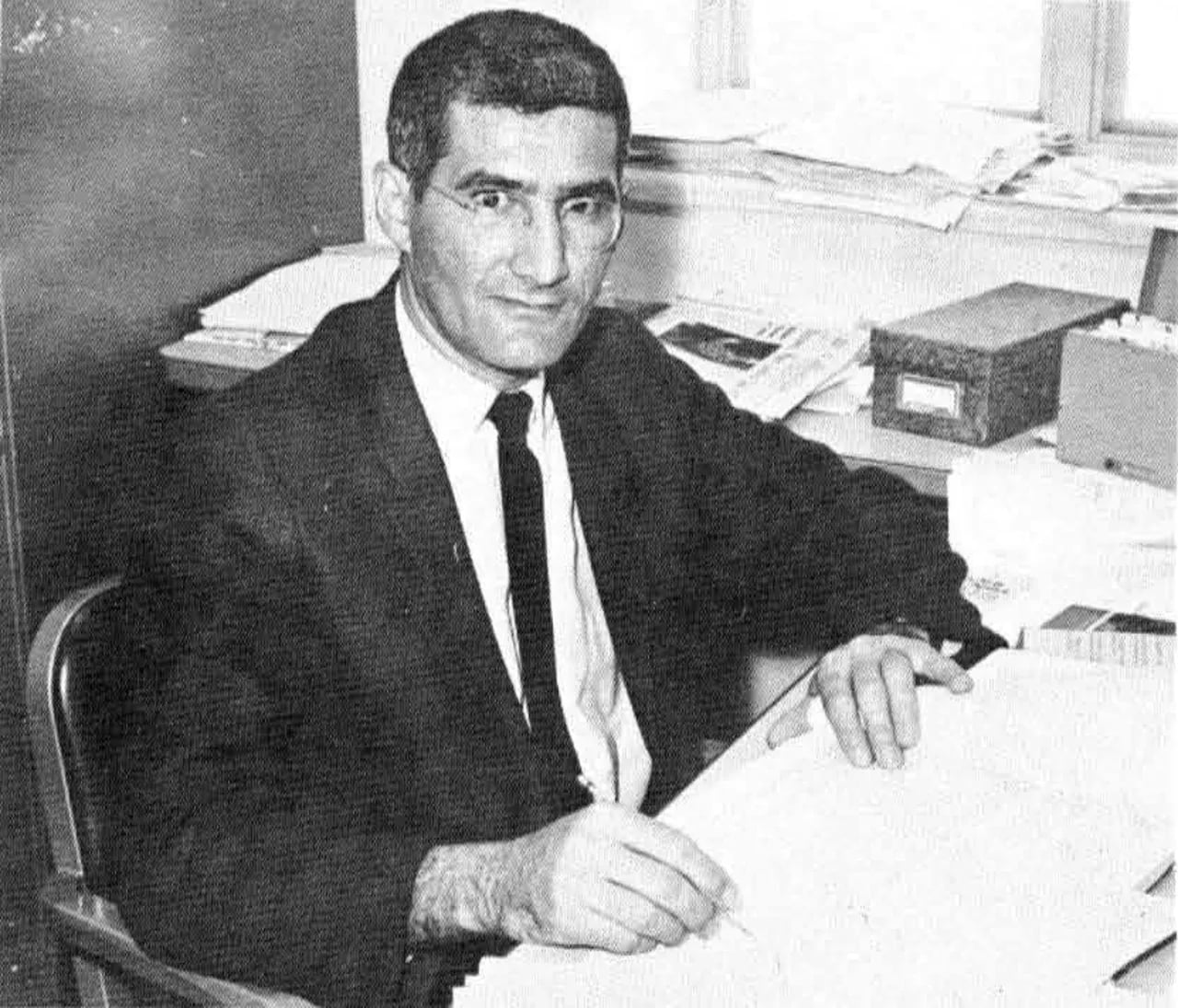 Porträt von Tom Apostol (1923–2016) – Gedenkseite