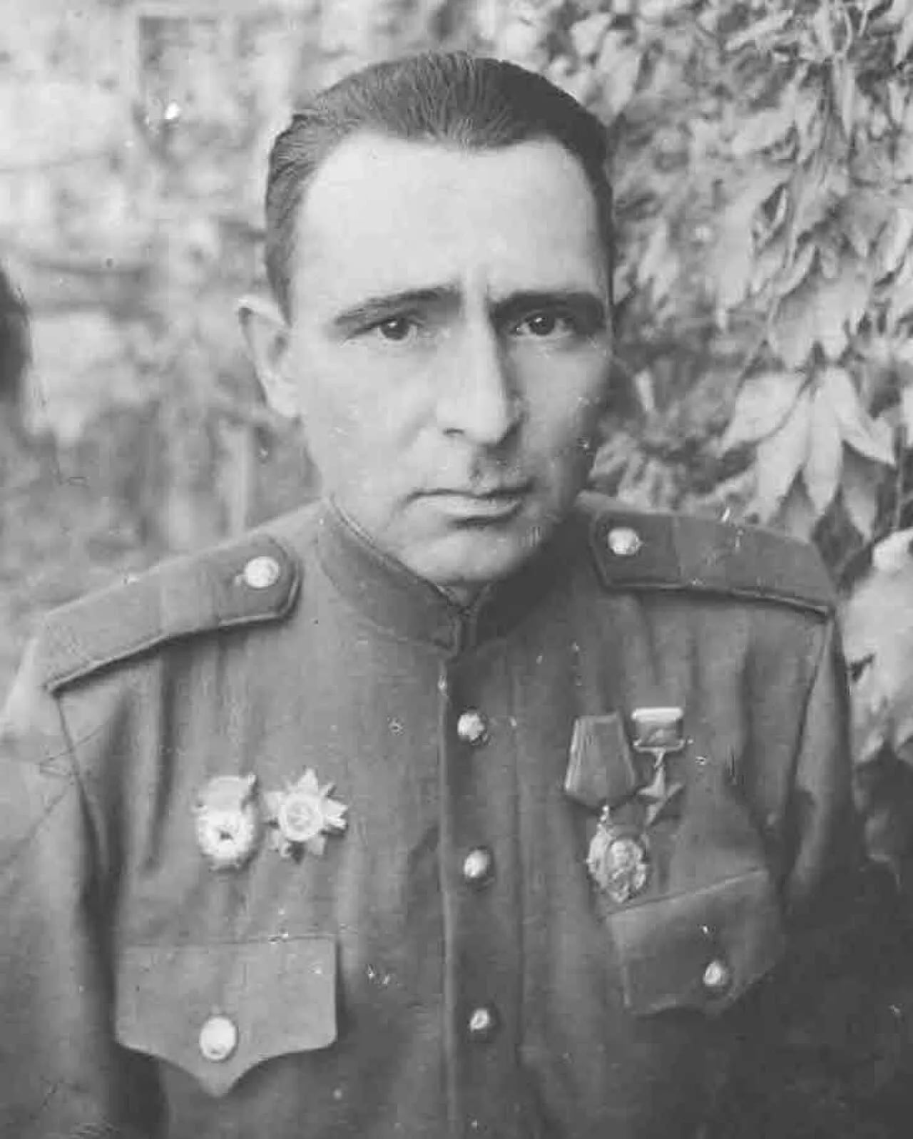 Porträt von Aleksandr Medvedev (1911–1986) – Gedenkseite