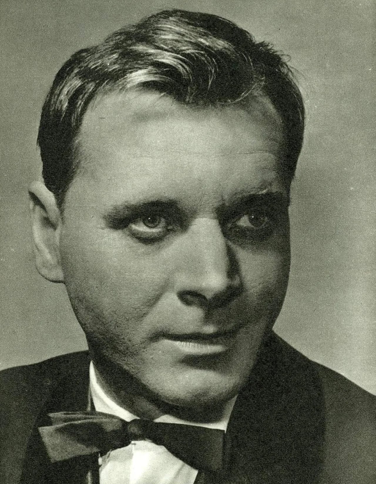 Portrait of Tibor Puskás (1920–1986) – memorial page