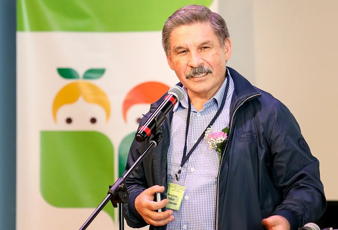 Porträt von Robert Minnullin (1948–2020) – Gedenkseite