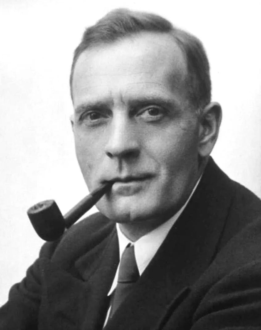 Portrait of Edwin Hubble (1889–1953) – memorial page