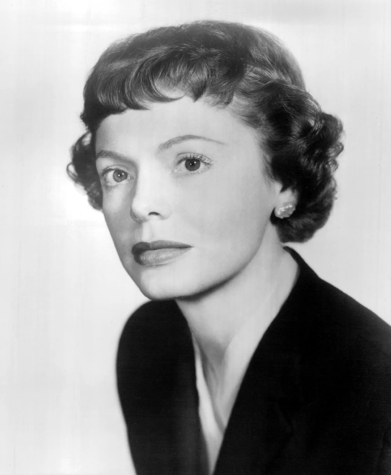 Portrait of Nancy Coleman (1912–2000) – memorial page