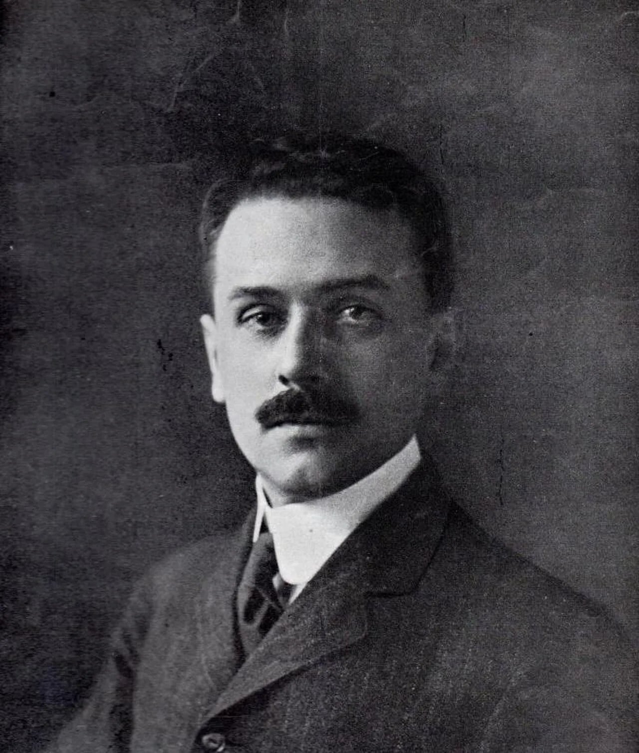 Portrait of Lewis B. Stillwell (1863–1941) – memorial page