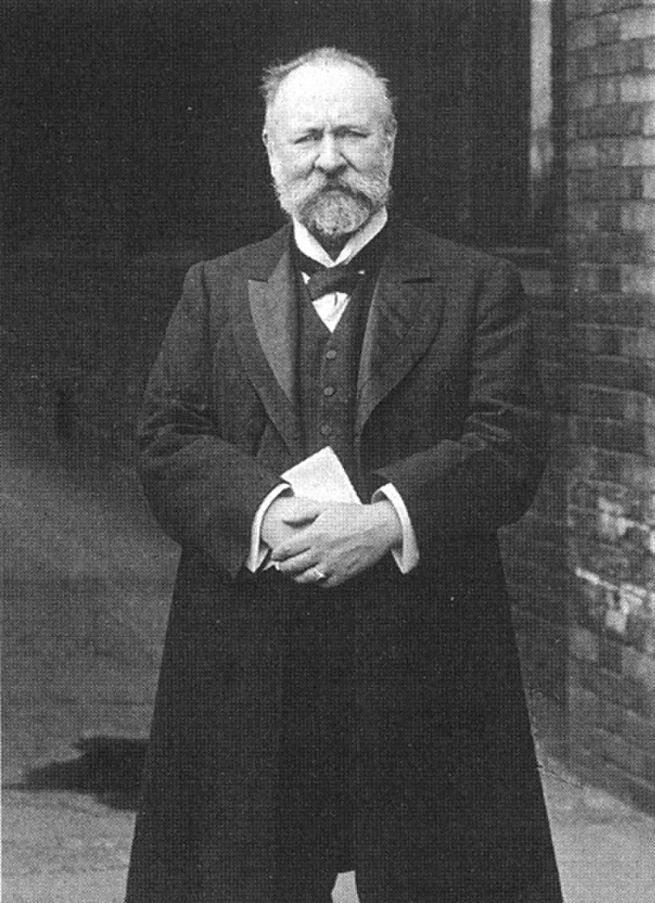 Portrait of Richard Bowdler Sharpe (1847–1909) – memorial page
