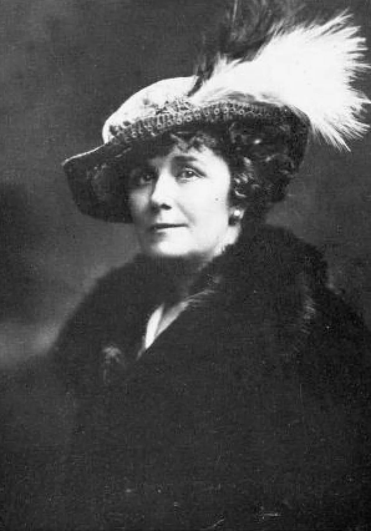 Portrait of Virna Sheard (1862–1943) – memorial page