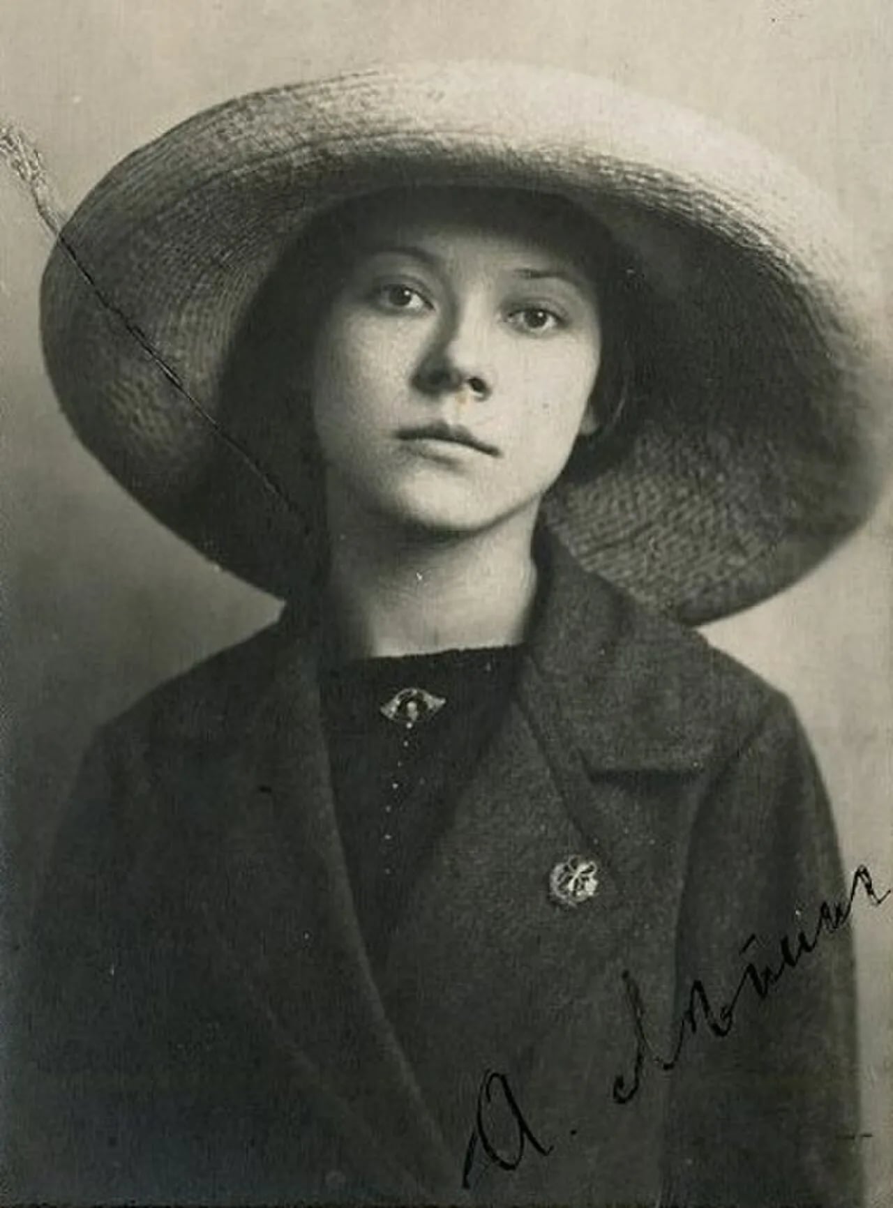 Porträt von Asja Lācis (1891–1979) – Gedenkseite