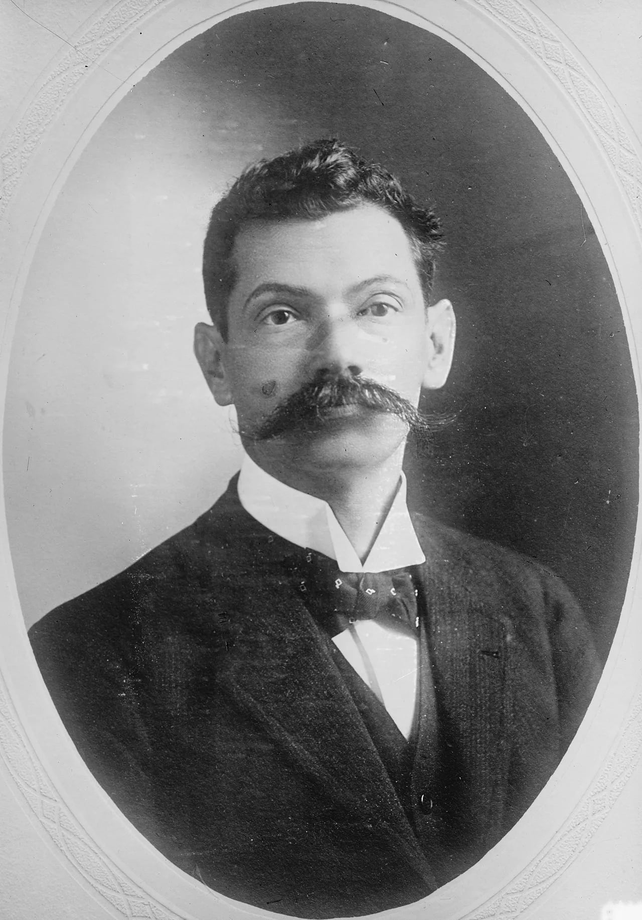 Porträt von Francisco Bertrand (1866–1926) – Gedenkseite