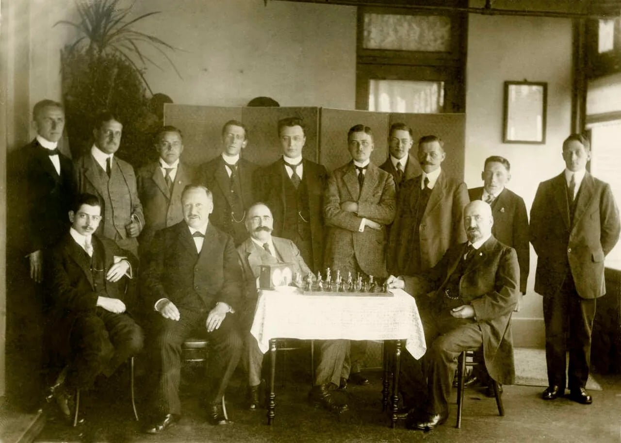 Portrait of Alexander Rueb (1882–1959) – memorial page