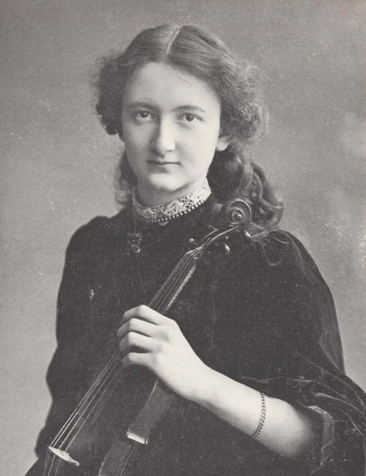 Porträt von Kathleen Parlow (1890–1963) – Gedenkseite