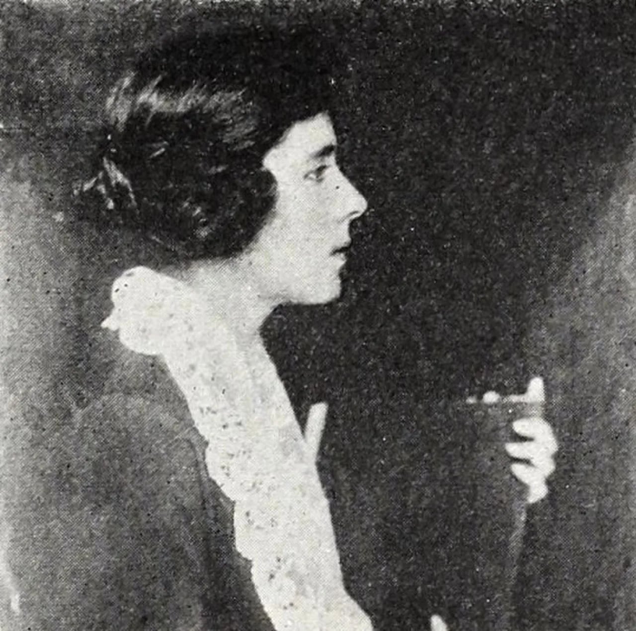 Portrait of Sonya Levien (1888–1960) – memorial page