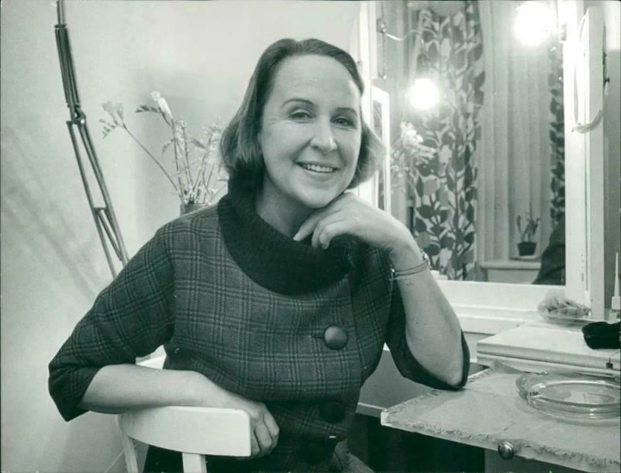 Portrait of Birgitta Valberg (1916–2014) – memorial page