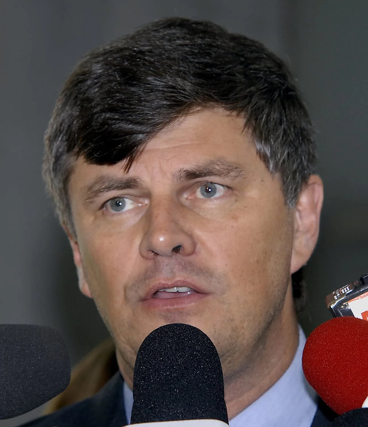 Porträt von Júlio Redecker (1956–2007) – Gedenkseite