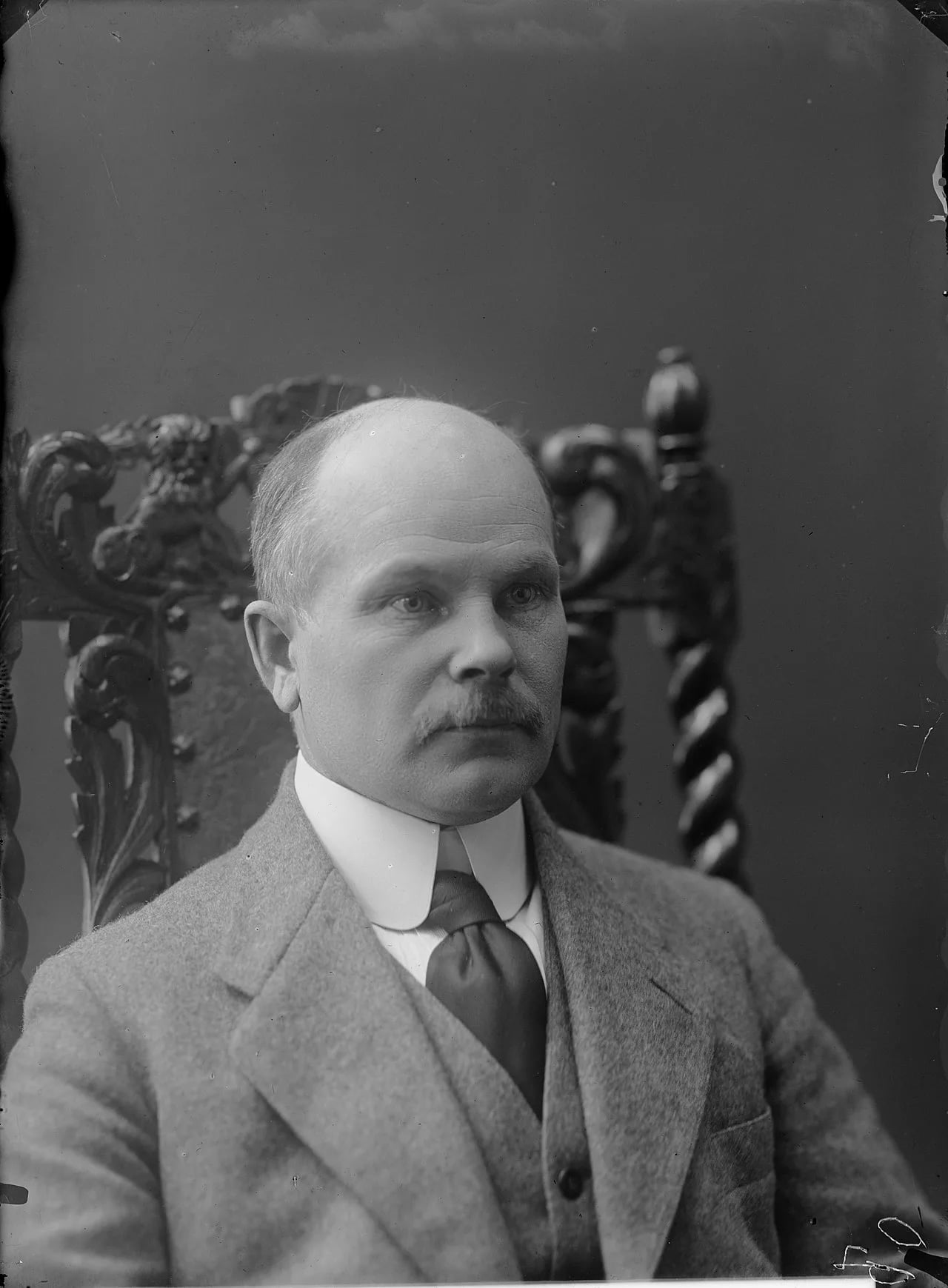 Porträt von Eemil Halonen (1875–1950) – Gedenkseite