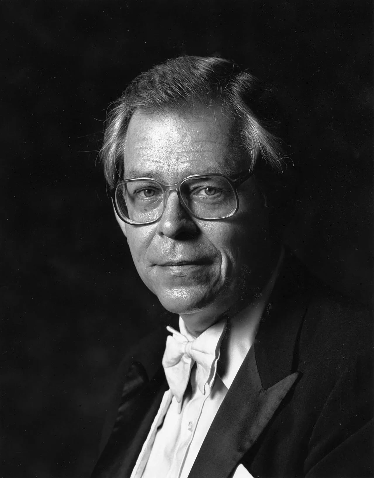 Portrait of John Mack (1927–2006) – memorial page