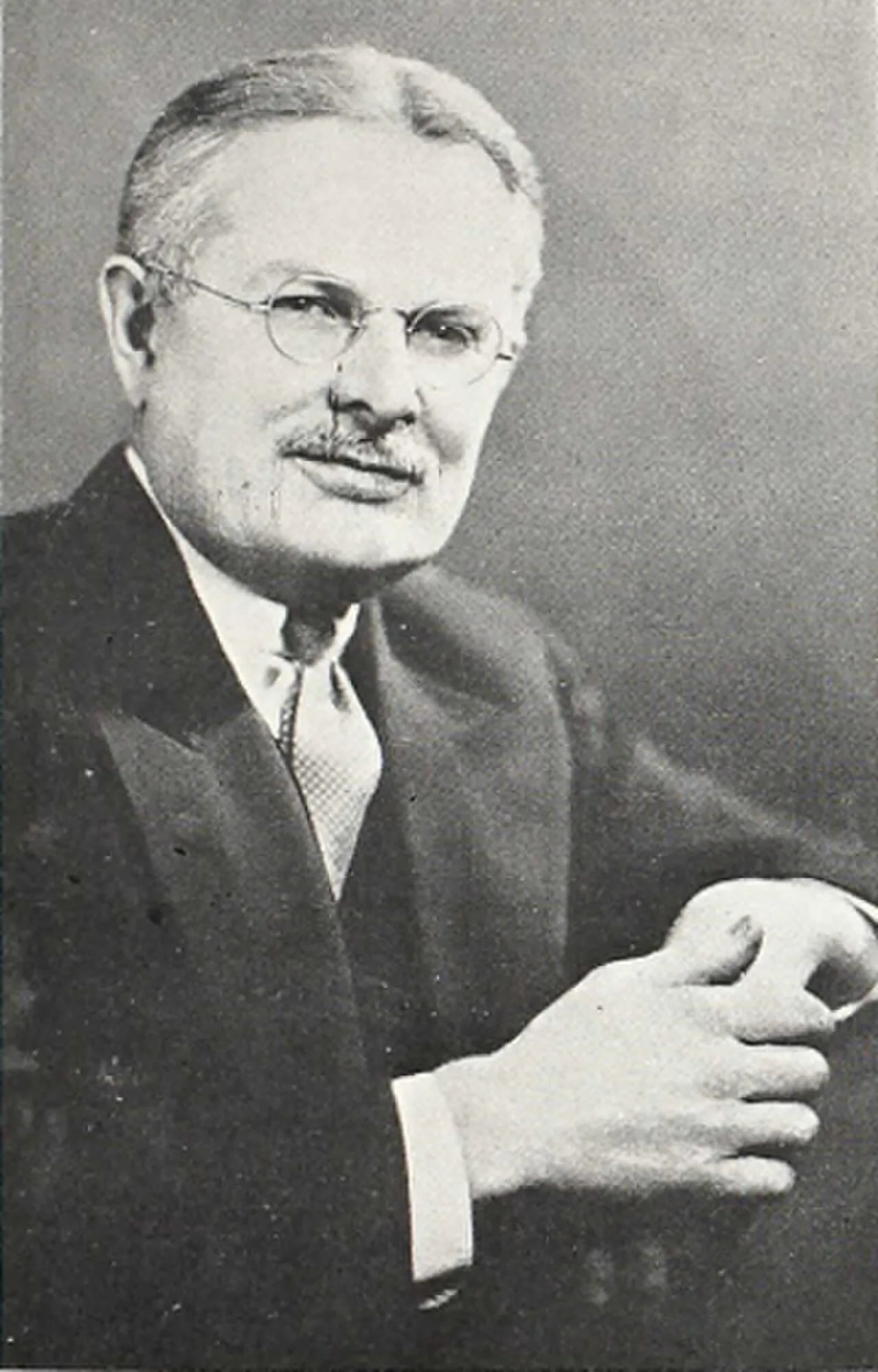 Porträt von Quincy Wright (1890–1970) – Gedenkseite
