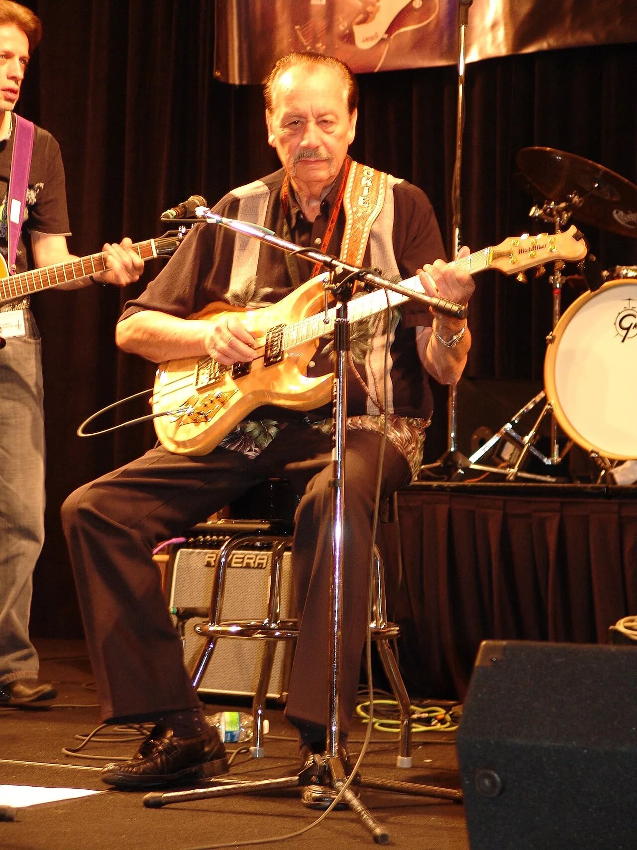 Porträt von Nokie Edwards (1935–2018) – Gedenkseite