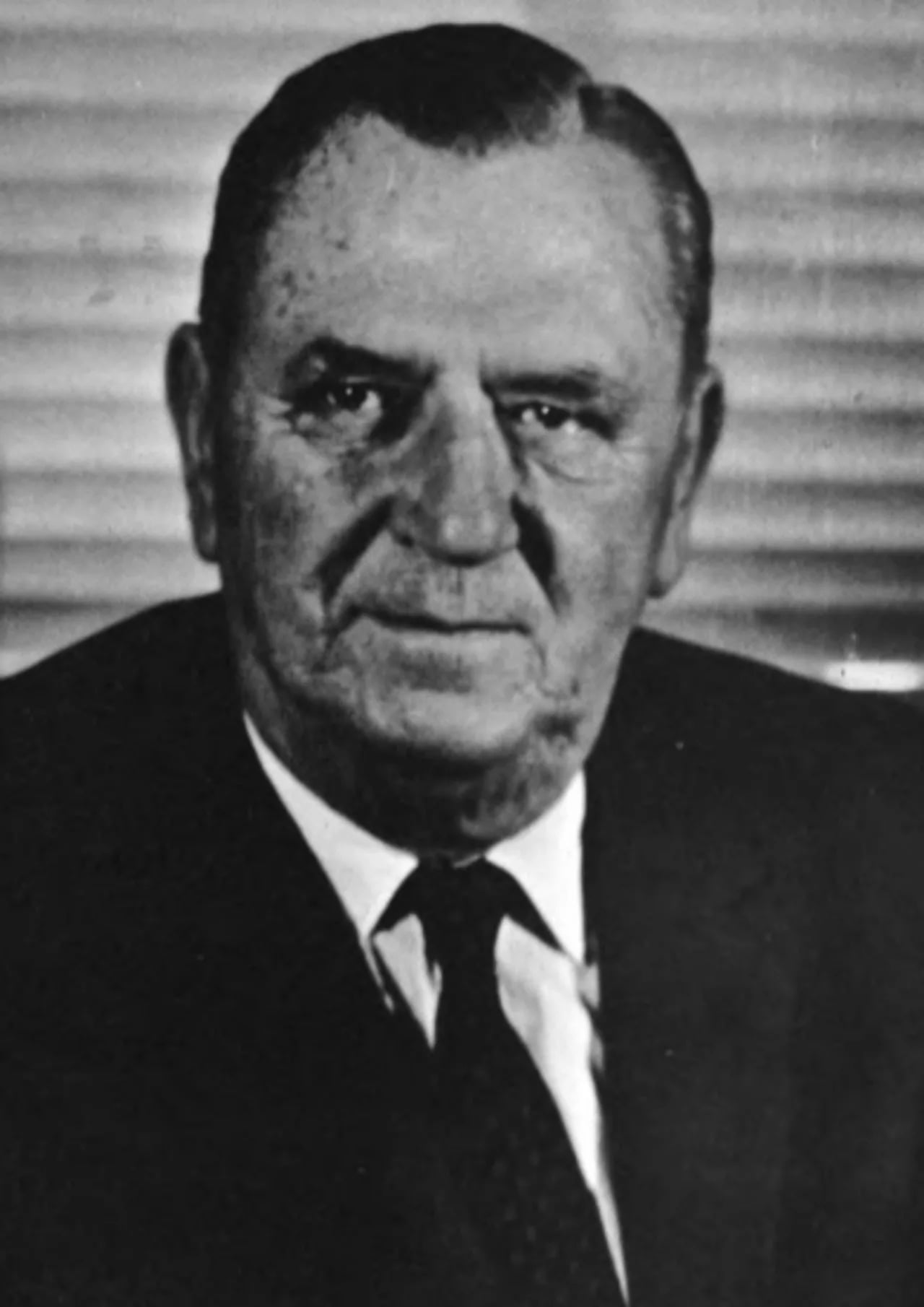 Portrait of Charles L. Terry (1900–1970) – memorial page