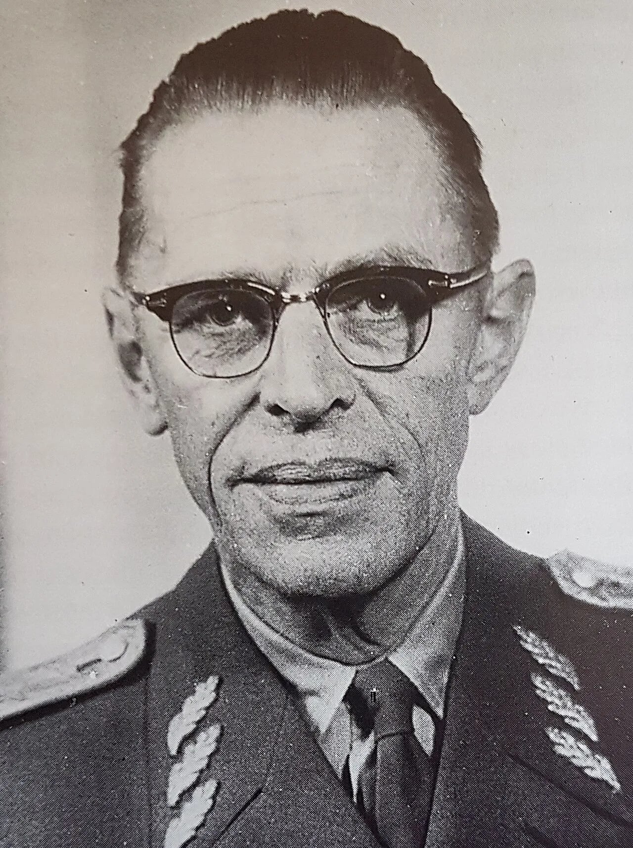 Portrait of Viking Tamm (1896–1975) – memorial page