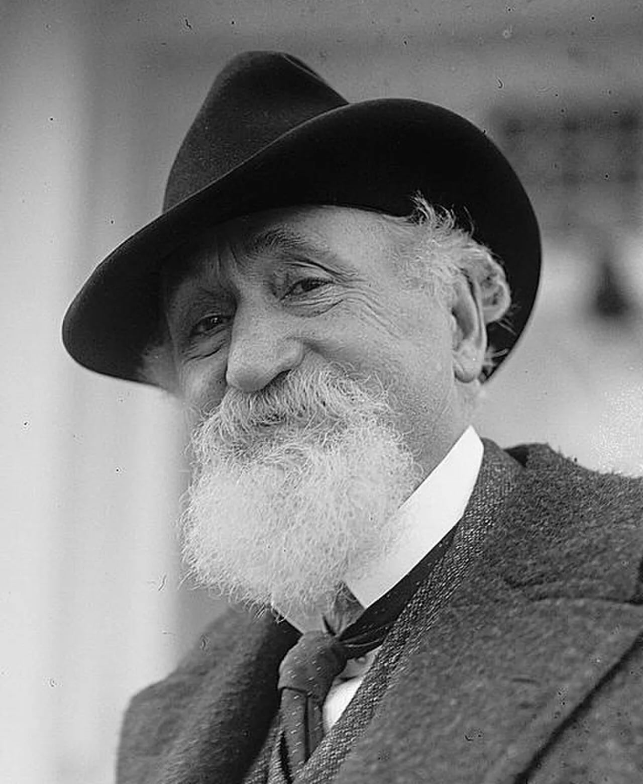 Portrait of Hudson Maxim (1853–1927) – memorial page