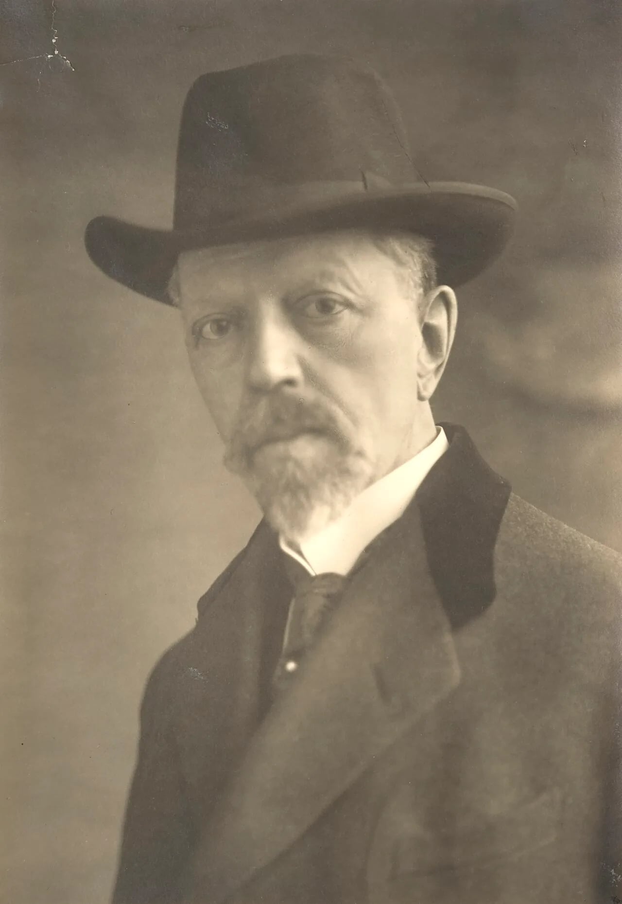 Porträt von August Hjelt (1862–1919) – Gedenkseite