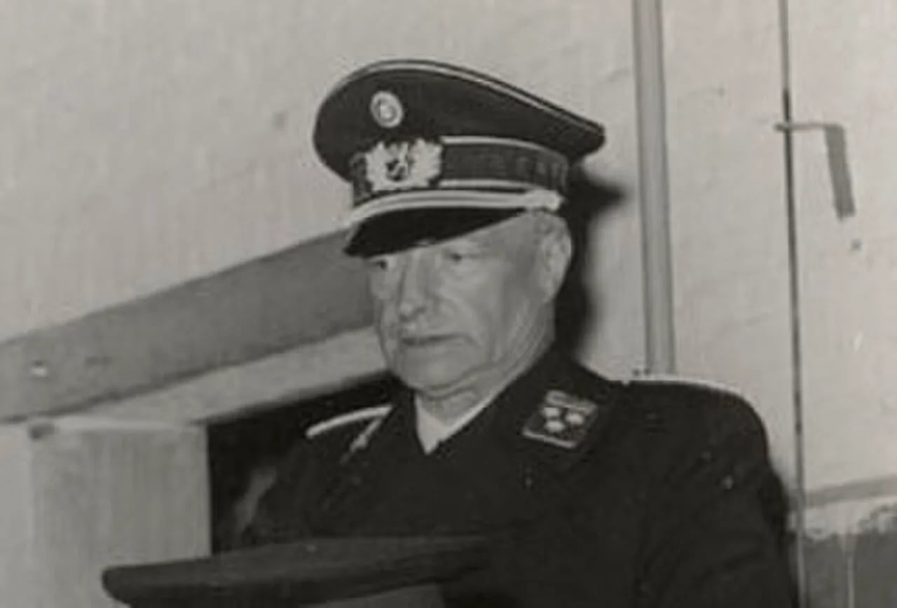 Portrait of Johannes Boelstra (1886–1951) – memorial page