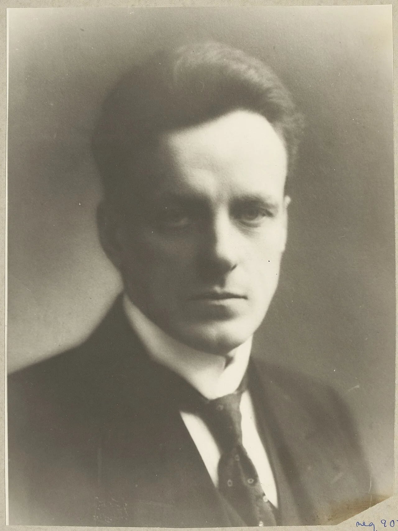Portrait of Albert von Hellens (1879–1950) – memorial page