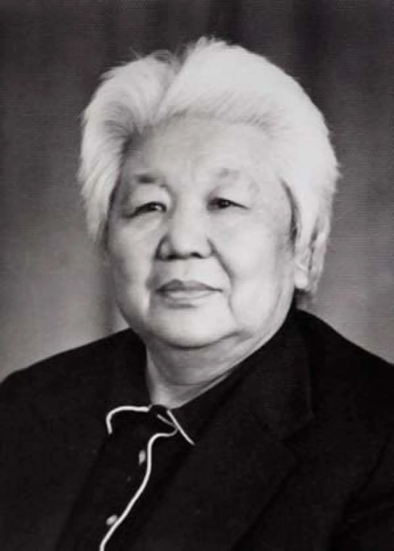 Portrait of Tugelbay Sydykbekov (1912–1997) – memorial page