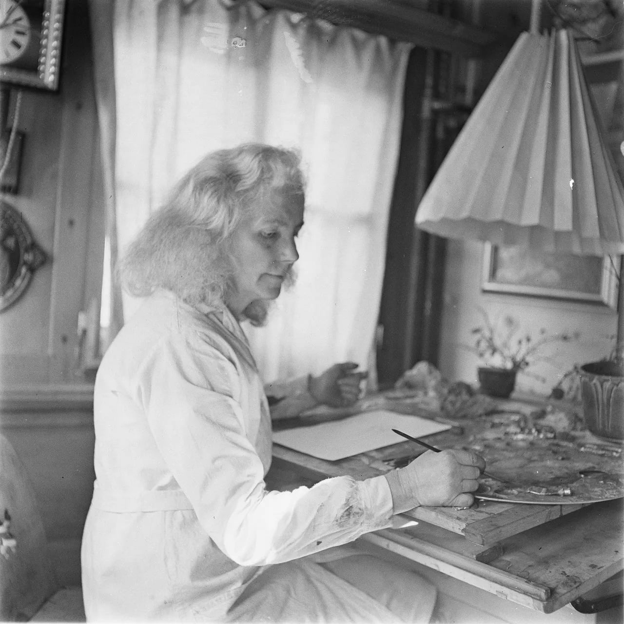 Portrait of Mili Weber (1891–1978) – memorial page