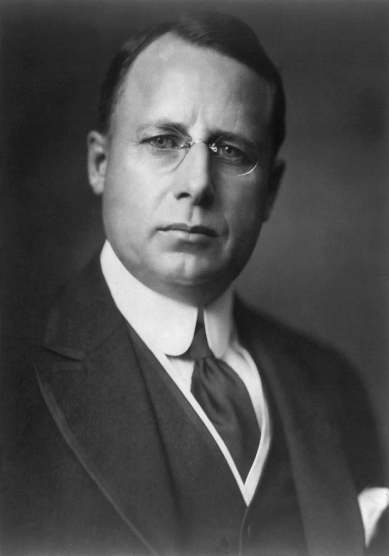Porträt von James M. Cox (1870–1957) – Gedenkseite