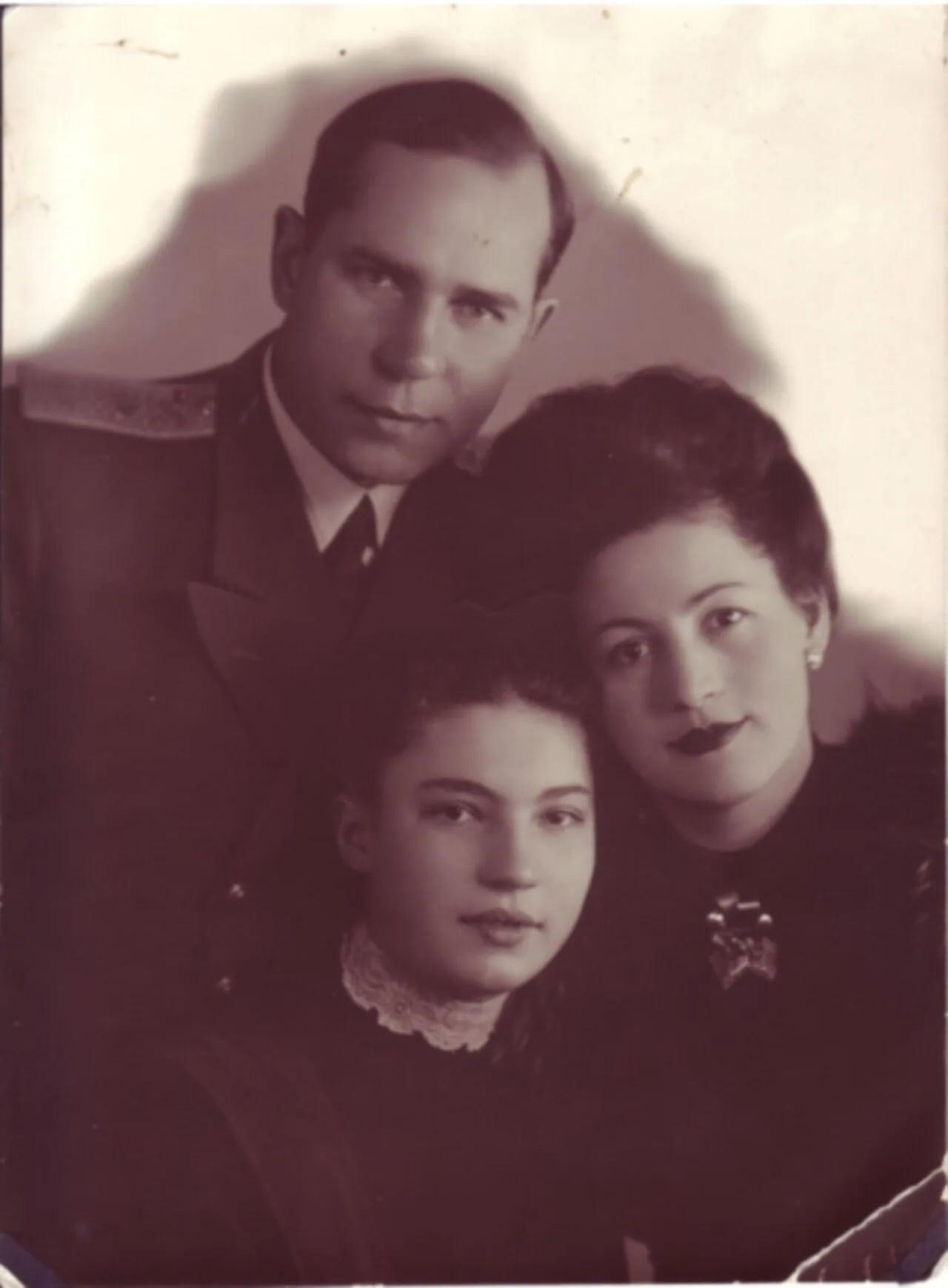 Porträt von Ivan Samylovsky (1905–1971) – Gedenkseite