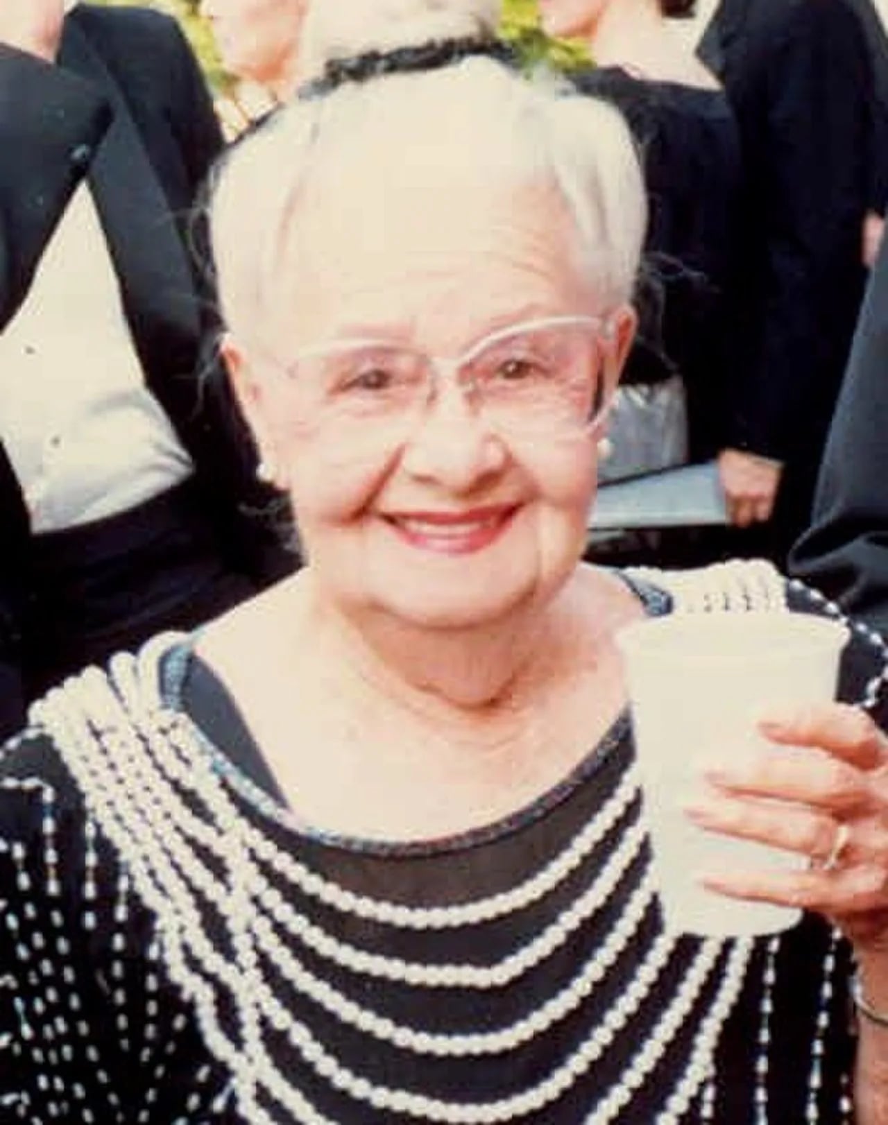 Porträt von Nedra Volz (1908–2003) – Gedenkseite