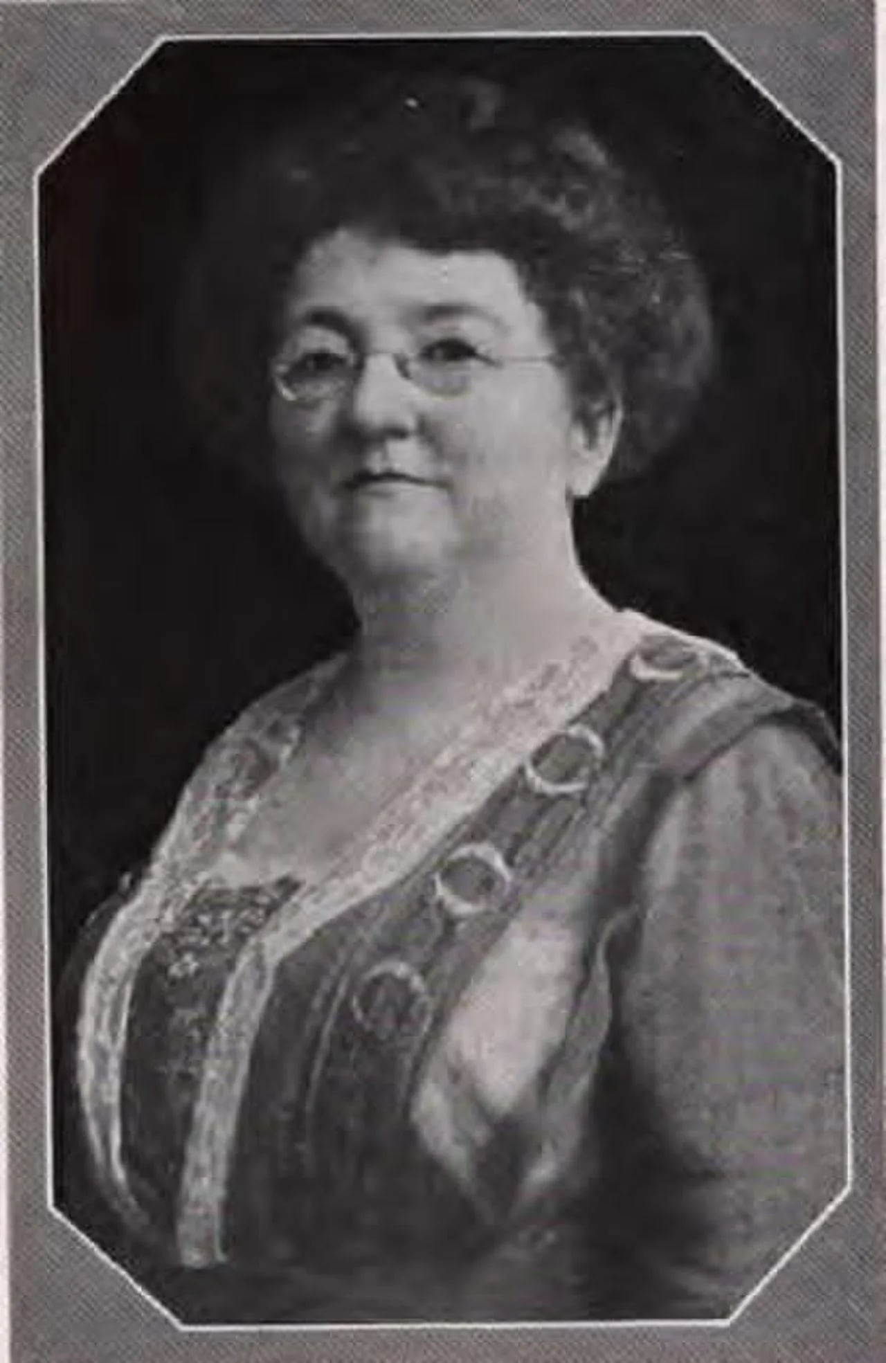Porträt von Clara Burdette (1855–1954) – Gedenkseite
