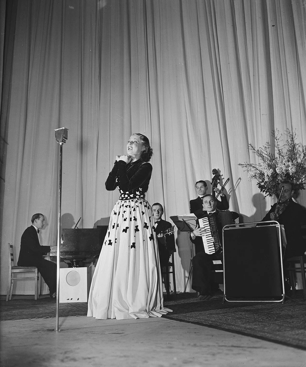 Porträt von Rina Ketty (1911–1996) – Gedenkseite