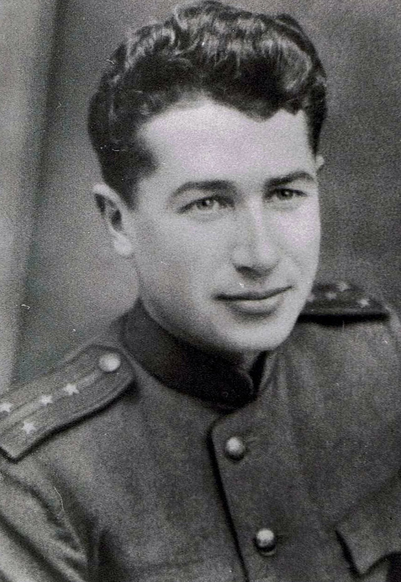 Porträt von Semyon Stoyanovsky (1917–1945) – Gedenkseite