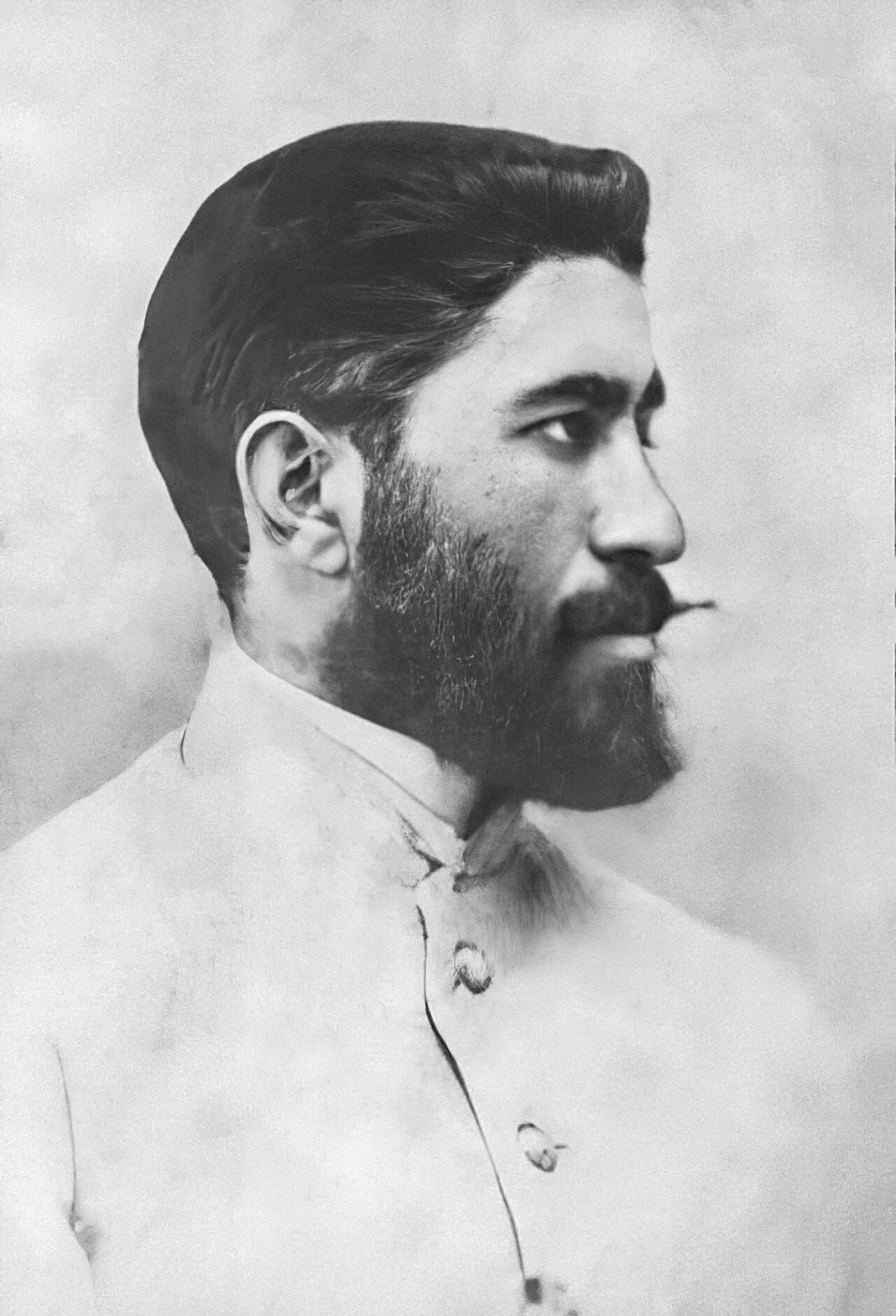 Portrait of Khosrov bey Sultanov (1879–1943) – memorial page