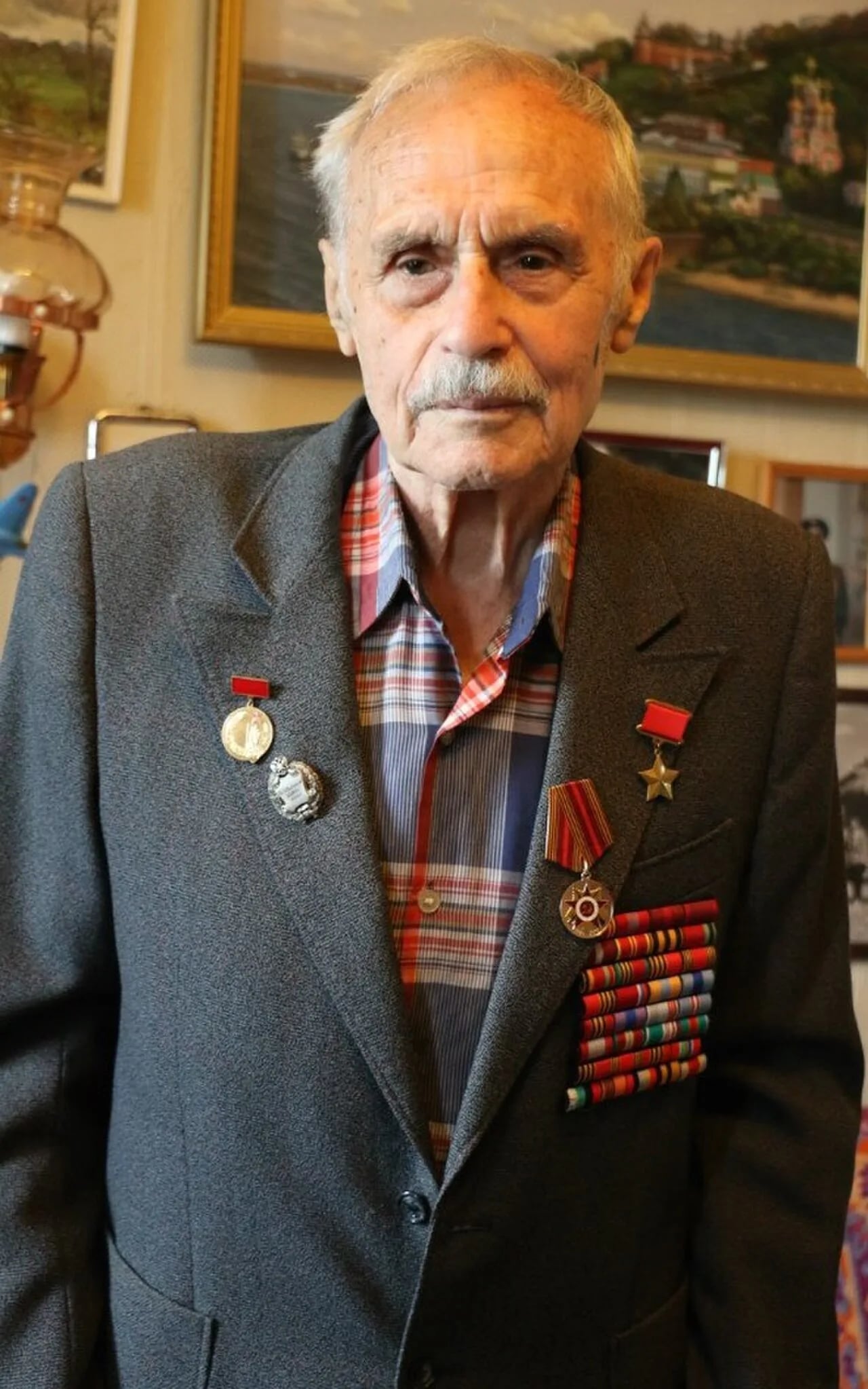Porträt von Yuriy Tkachevskiy (1920–2016) – Gedenkseite