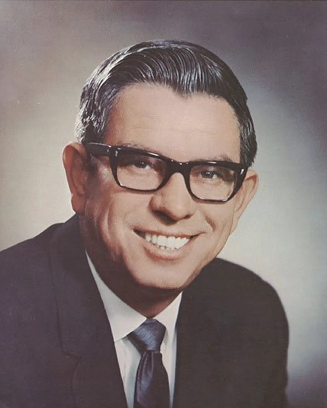 Portrait of Manuel Lujan (1928–2019) – memorial page